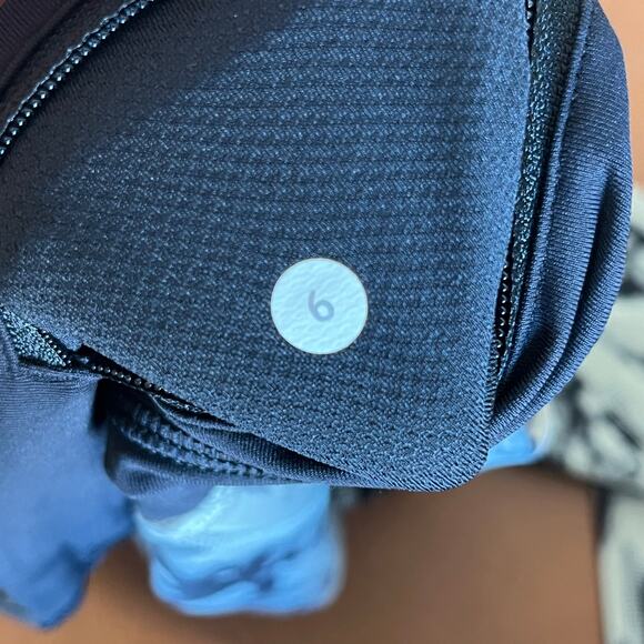 Lululemon Run Inspire Crop II Leggings Black White Marbled Pattern Size 6 Gym - Picture 10 of 12